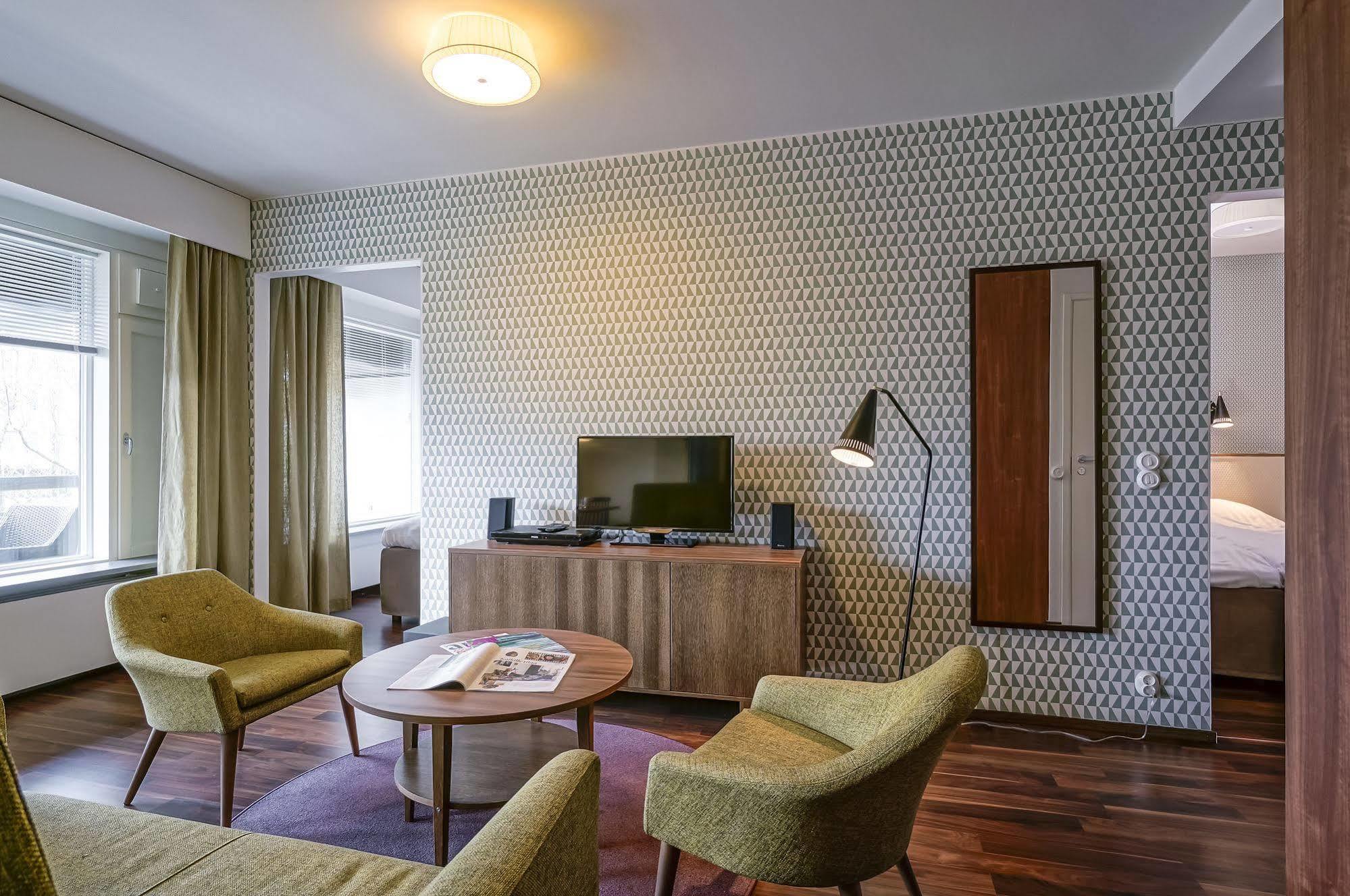 Forenom Serviced Apartments Espoo Tapiola Eksteriør billede